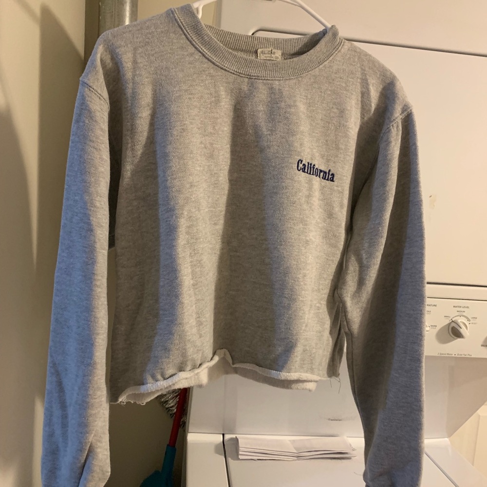 California crop sweatshirt